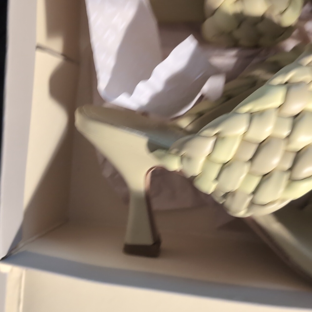 NIB Marc Fisher Heeled Sandals Yellow/Taupe Sz 8 - Picture 5 of 5